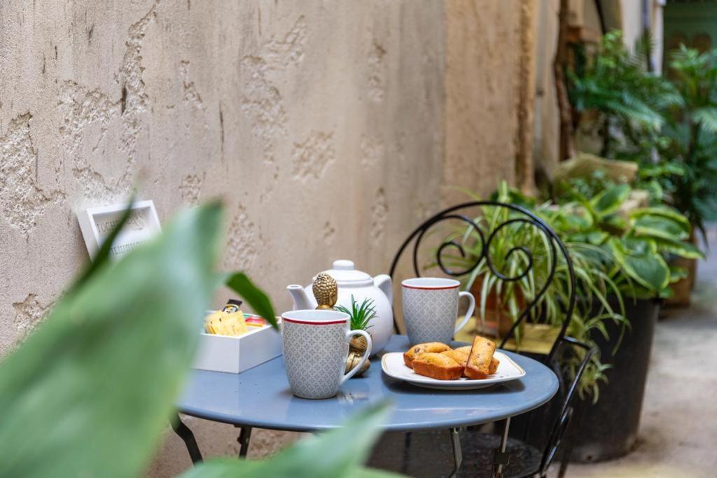 Studio Cosy Au Coeur De L'Ecusson - Arenes A 2 Min Nimes Exterior photo